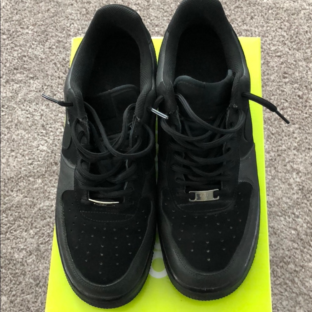 Black Nike Air Force 1 Low Tops